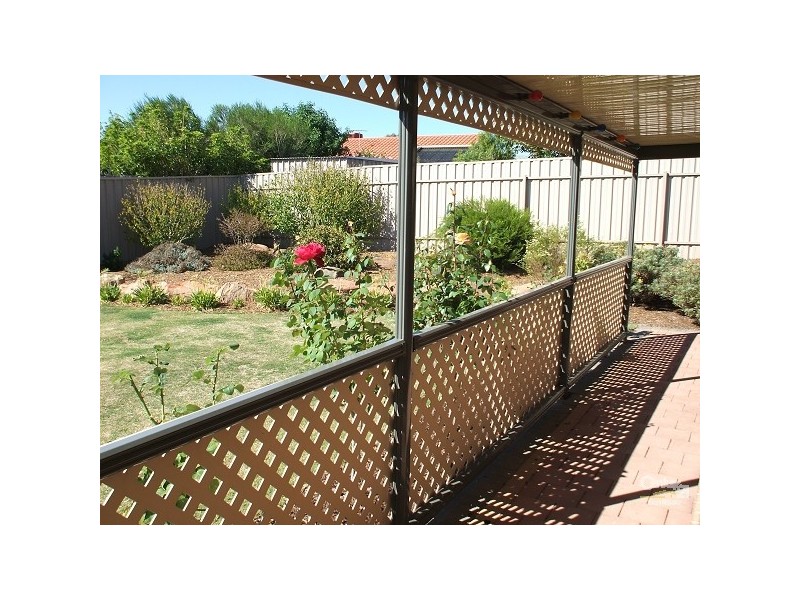 11 Grand Boulevard, Seaford Rise SA 5169