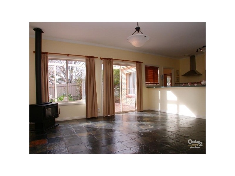 5 Montrose Ct, Onkaparinga Hills SA 5163