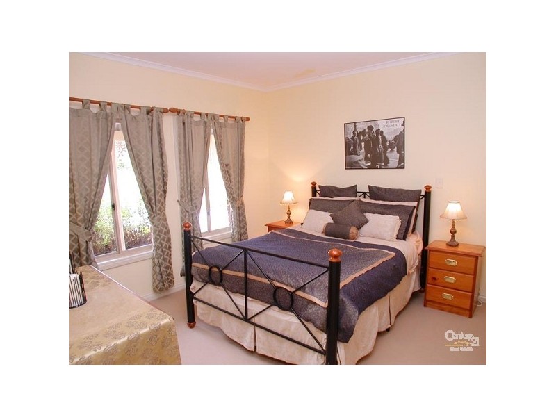 5 Montrose Ct, Onkaparinga Hills SA 5163