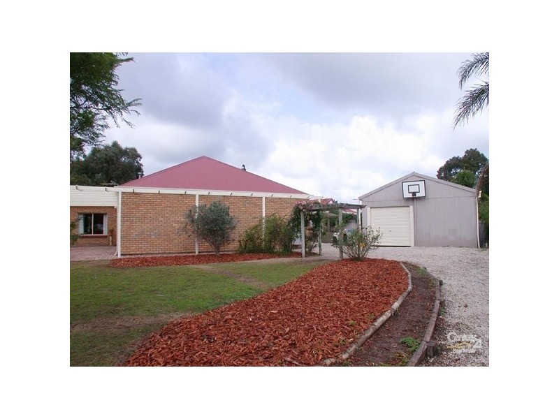 5 Montrose Ct, Onkaparinga Hills SA 5163