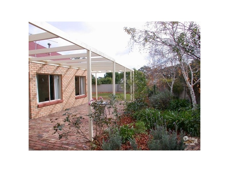 5 Montrose Ct, Onkaparinga Hills SA 5163