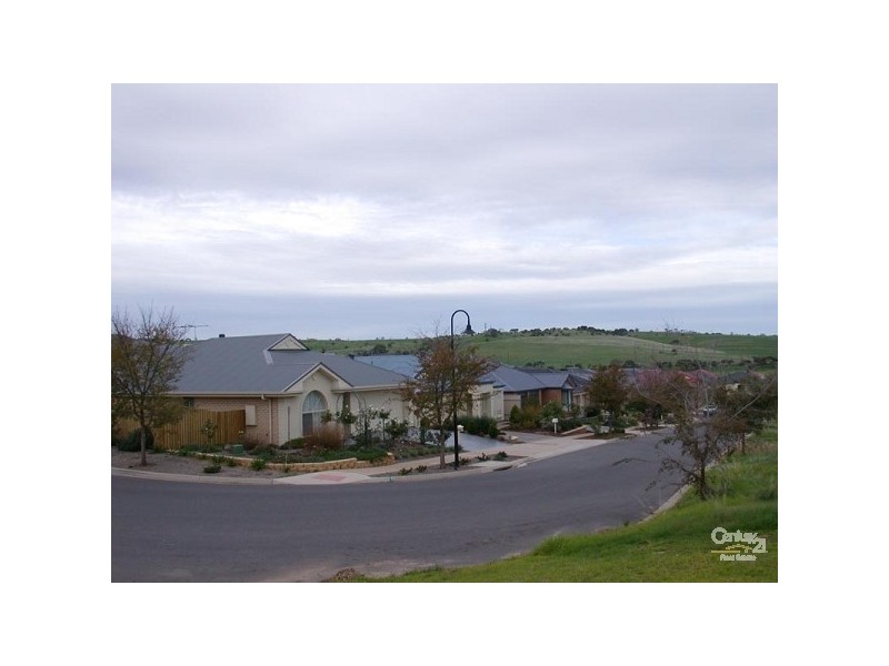 16 Kari Crescent, Huntfield Heights SA 5163