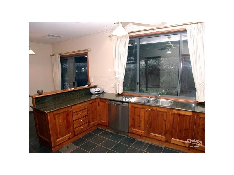 32 Knox Drive, Woodcroft SA 5162