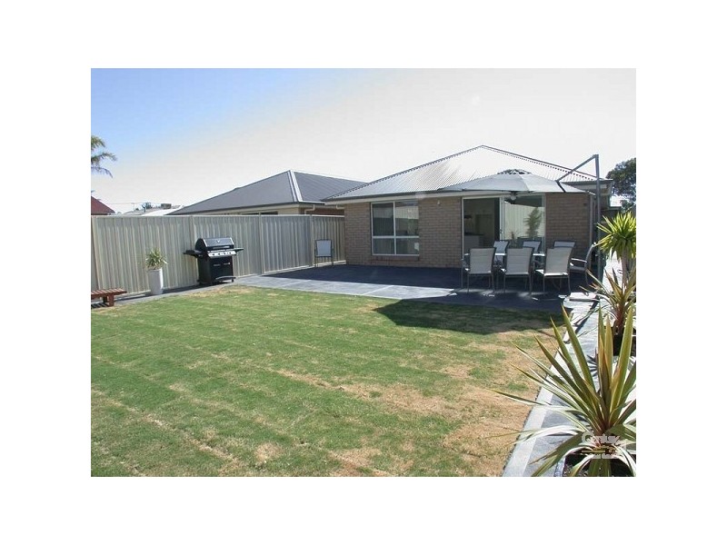 4 Robertson Street, Christies Beach SA 5165