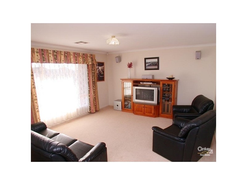 31 Tobin Crescent, Woodcroft SA 5162