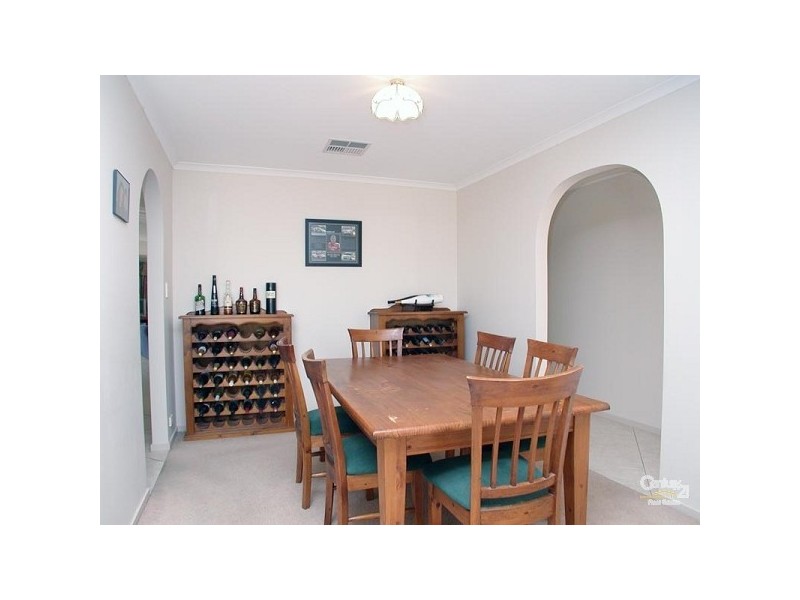 31 Tobin Crescent, Woodcroft SA 5162