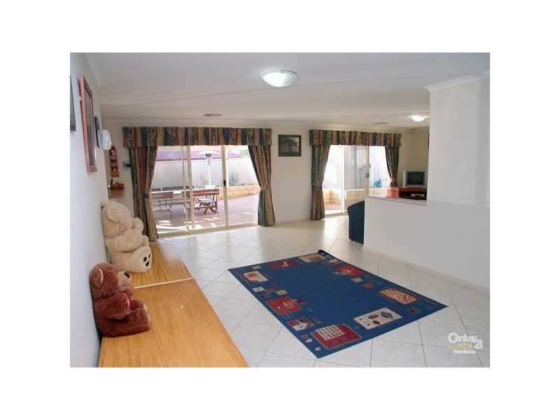 31 Tobin Crescent, Woodcroft SA 5162