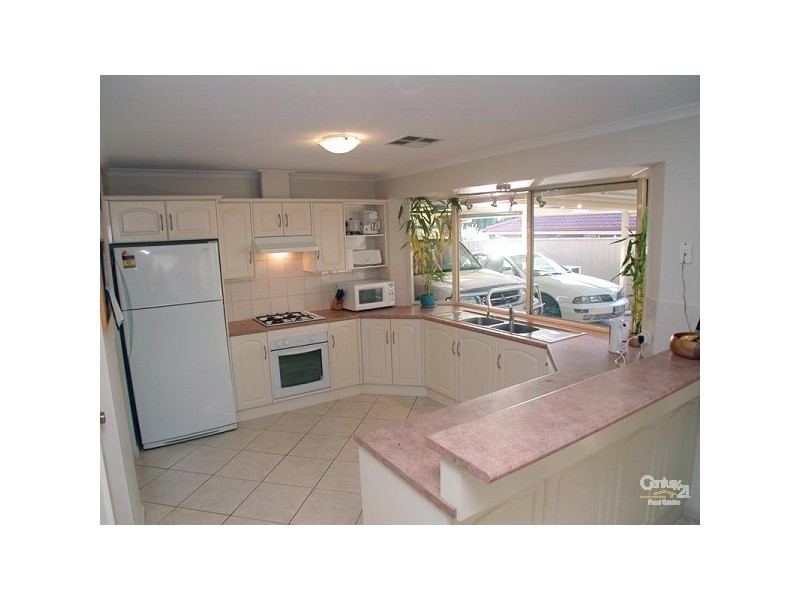 31 Tobin Crescent, Woodcroft SA 5162