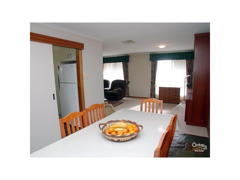 27 Campus Drive, Aberfoyle Park SA 5159