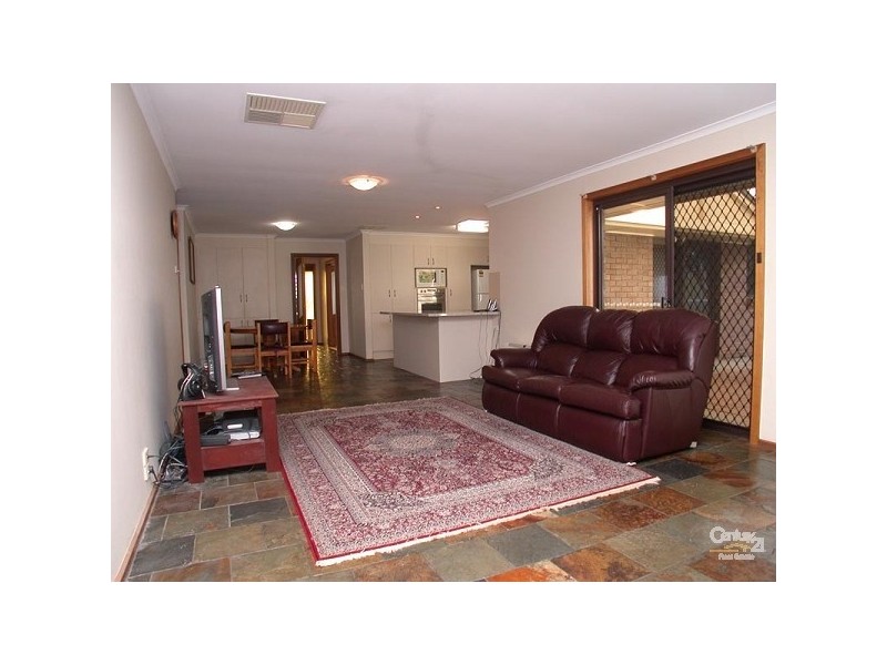 27 Campus Drive, Aberfoyle Park SA 5159