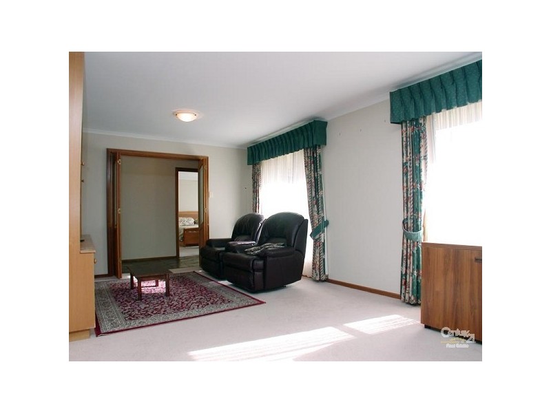 27 Campus Drive, Aberfoyle Park SA 5159