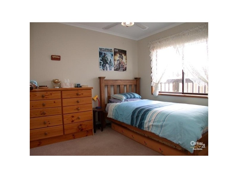 27 Campus Drive, Aberfoyle Park SA 5159