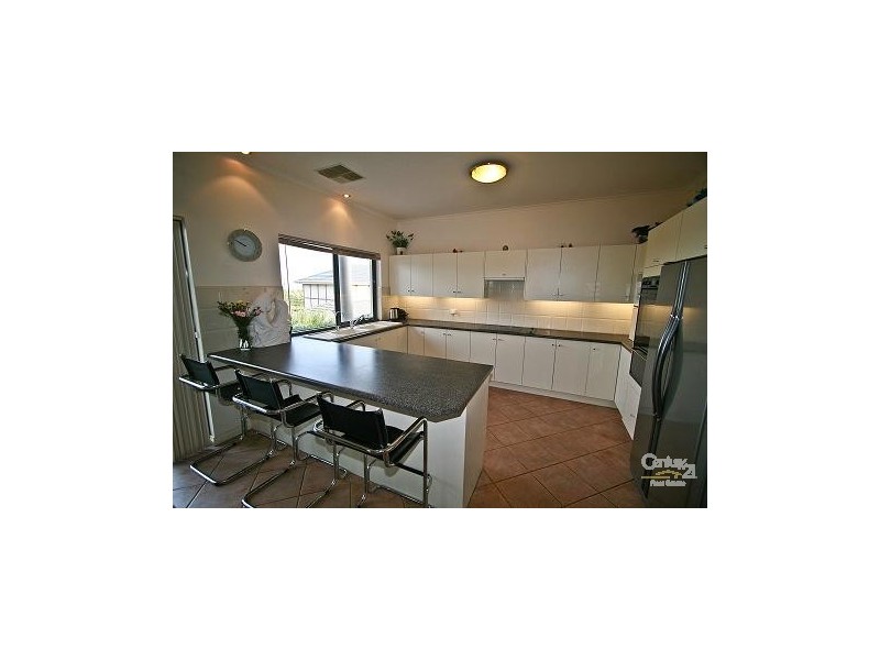 16 Highfield Drive, Aberfoyle Park SA 5159