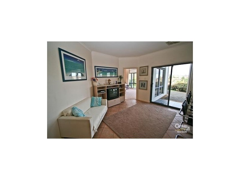 16 Highfield Drive, Aberfoyle Park SA 5159