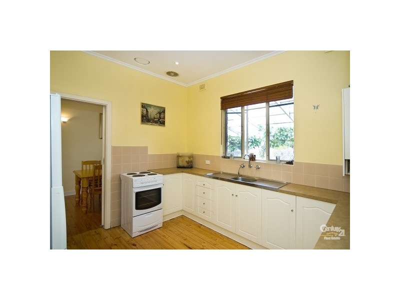 16 First Avenue, Moana SA 5169