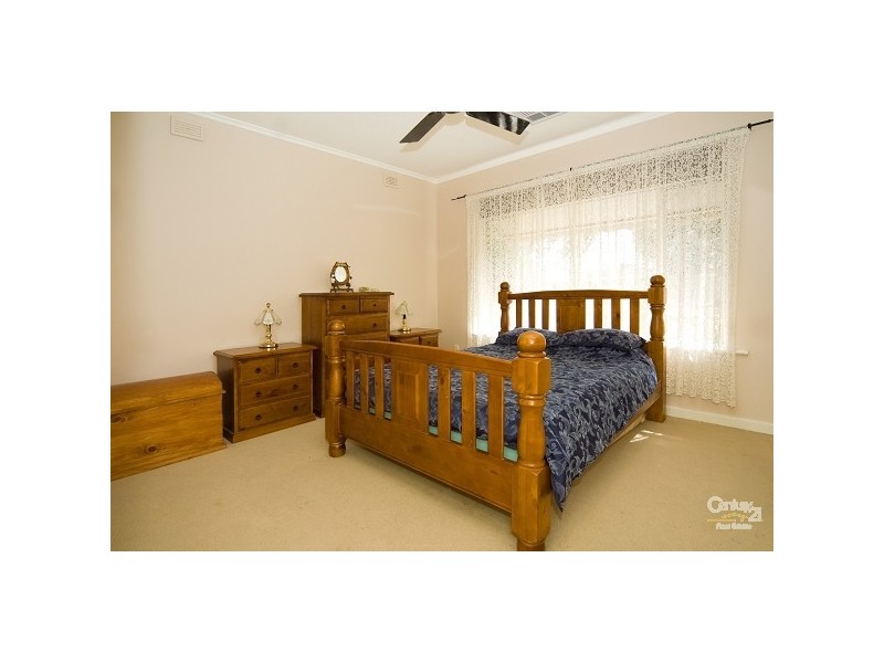 16 First Avenue, Moana SA 5169