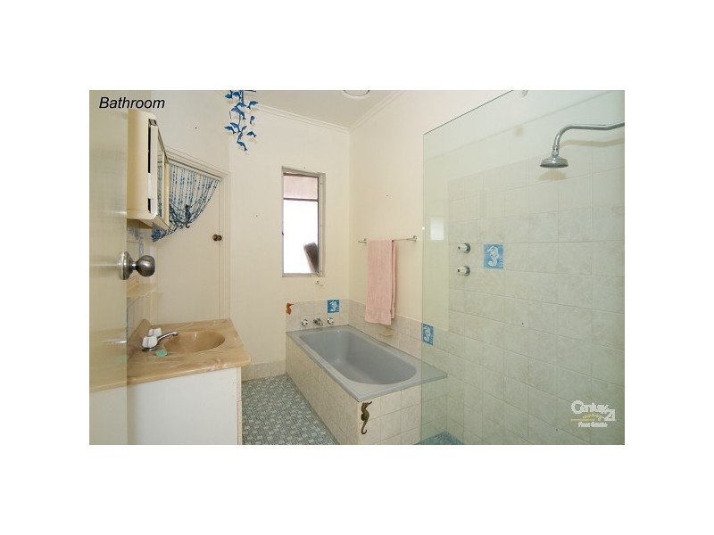 16 First Avenue, Moana SA 5169