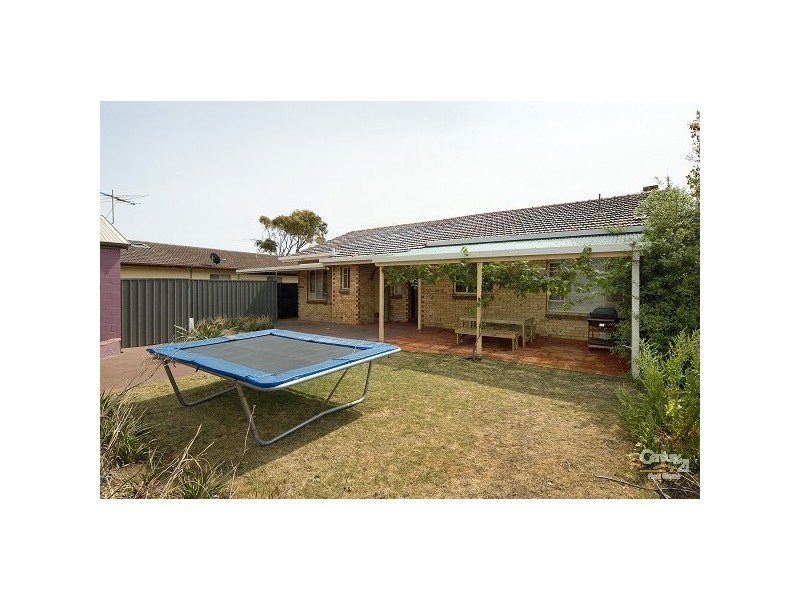 16 First Avenue, Moana SA 5169