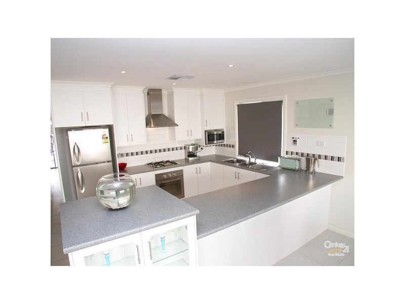15 Kakadu Drive, Morphett Vale SA 5162