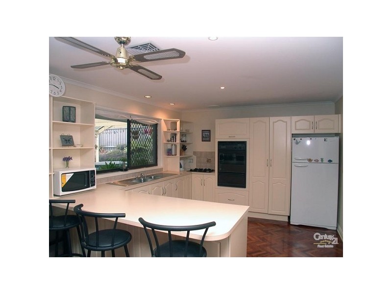 5 Equestrian Drive, Woodcroft SA 5162