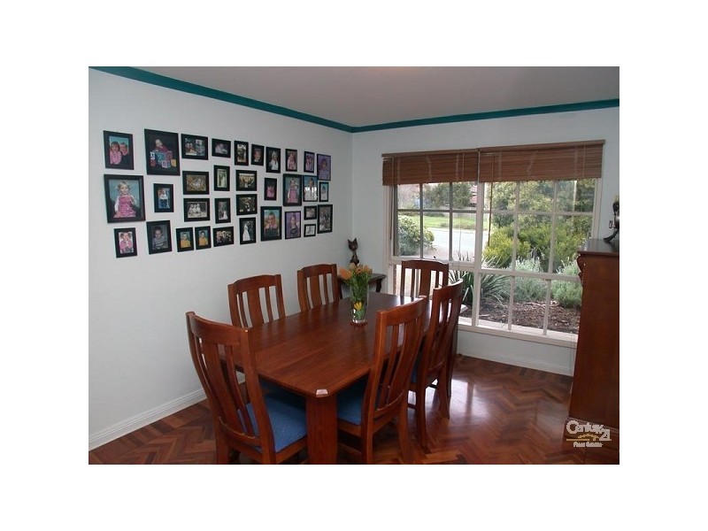 5 Equestrian Drive, Woodcroft SA 5162