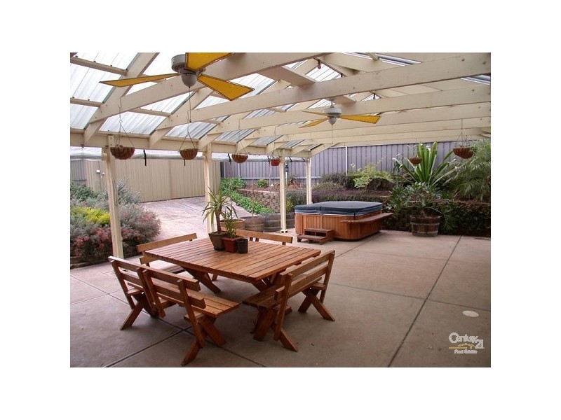 5 Equestrian Drive, Woodcroft SA 5162