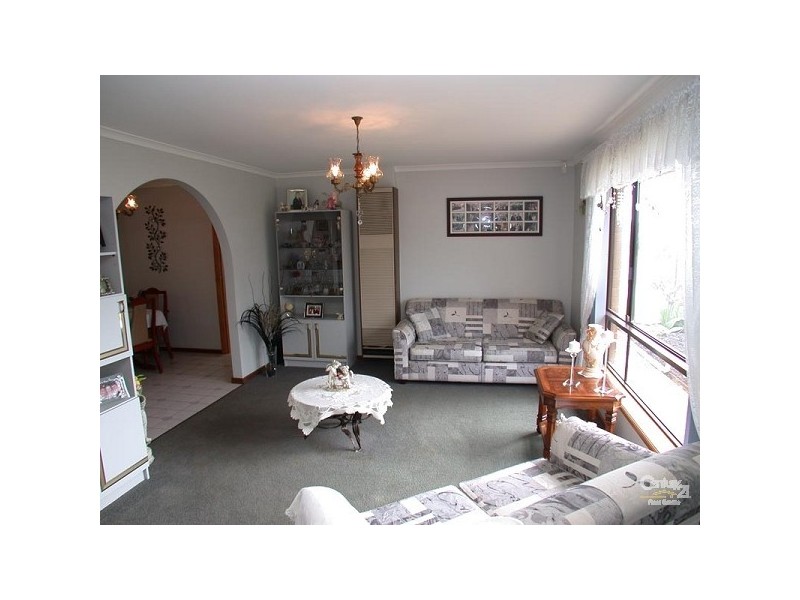 2 Bounty Street, Moana SA 5169