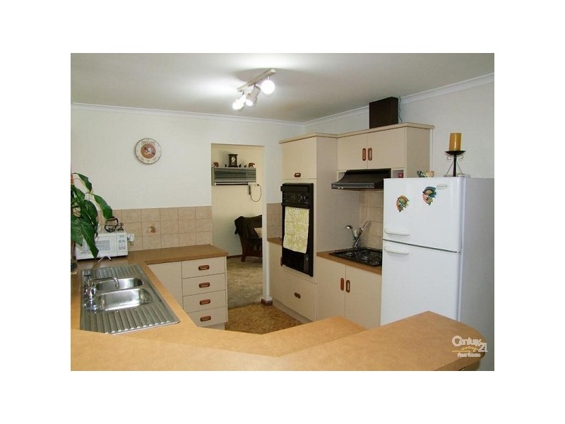 8 St Andrew s Way, Morphett Vale SA 5162