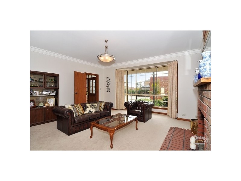 17 Elberry Close, Moana SA 5169