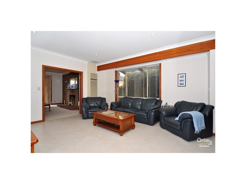 17 Elberry Close, Moana SA 5169
