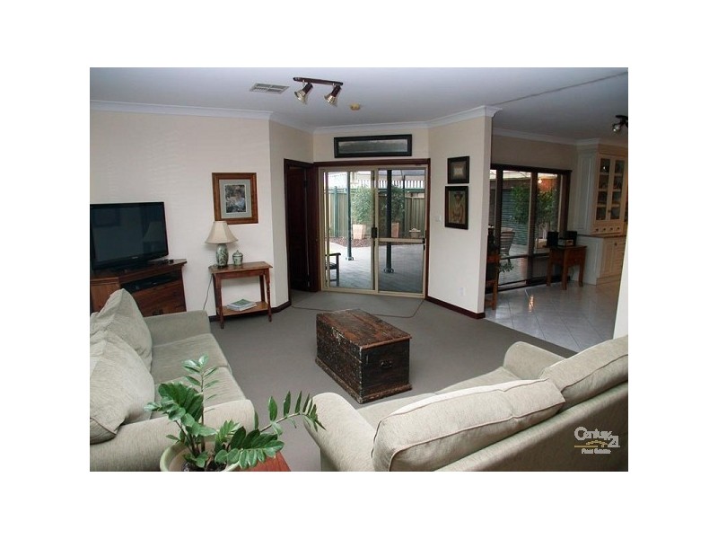 4 Salerno Court, Woodcroft SA 5162