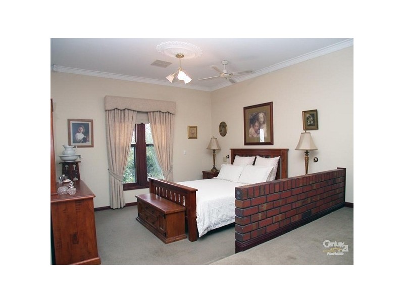 4 Salerno Court, Woodcroft SA 5162