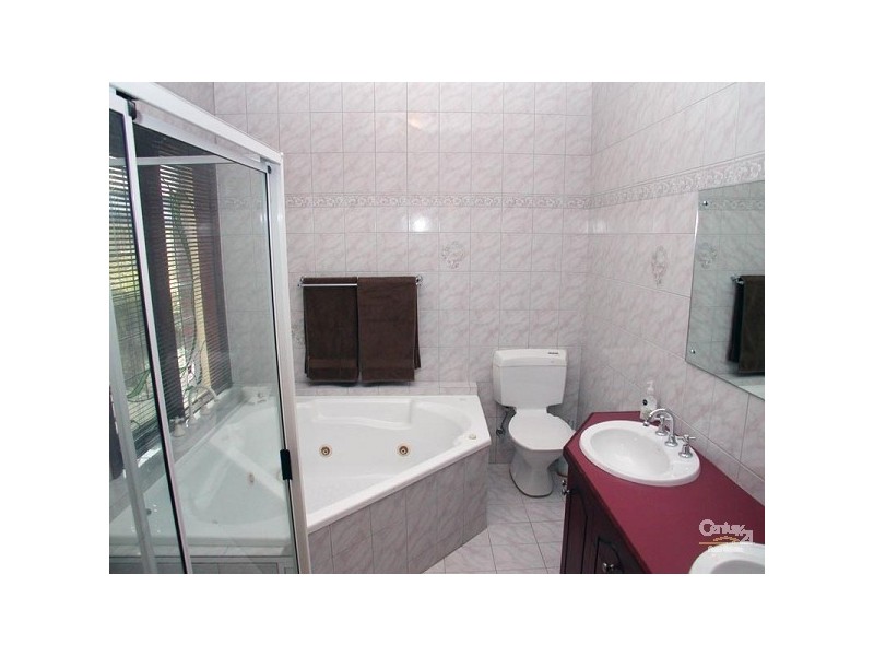 4 Salerno Court, Woodcroft SA 5162