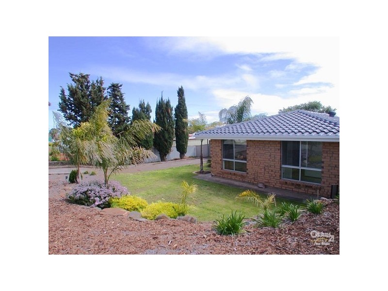 3 Bonnie Crt, Christie Downs SA 5164