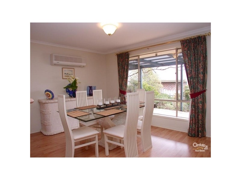 2 Stanford Glen, Seaford Rise SA 5169