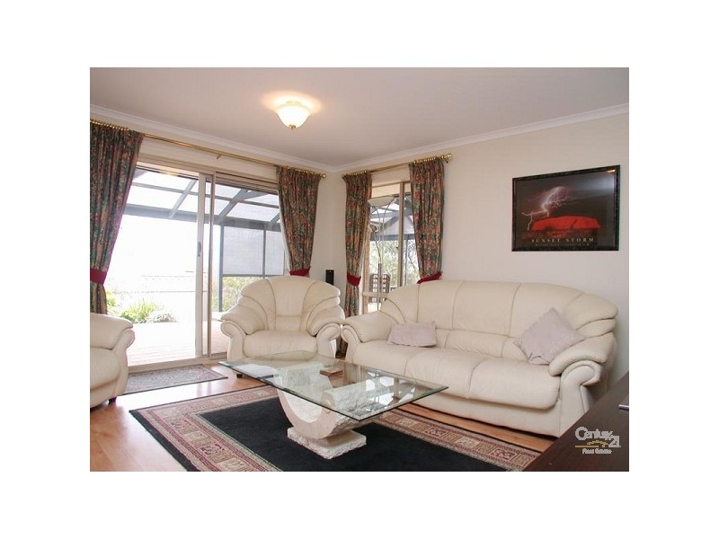 2 Stanford Glen, Seaford Rise SA 5169