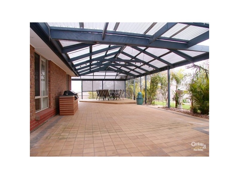 2 Stanford Glen, Seaford Rise SA 5169