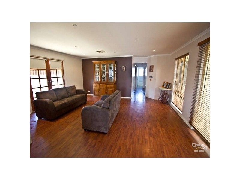 6 Verdant Parade, Woodcroft SA 5162