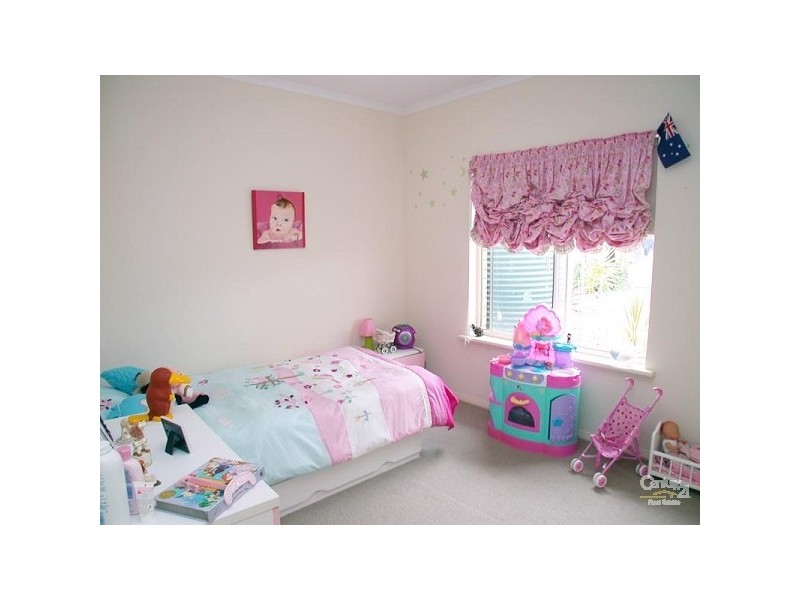 18 Antonio Street, Huntfield Heights SA 5163