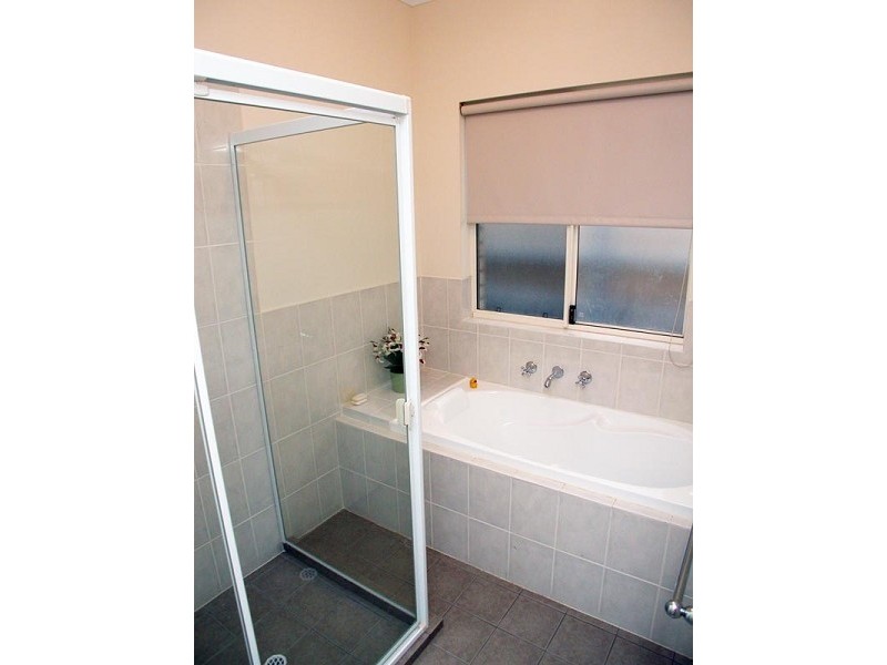 18 Antonio Street, Huntfield Heights SA 5163