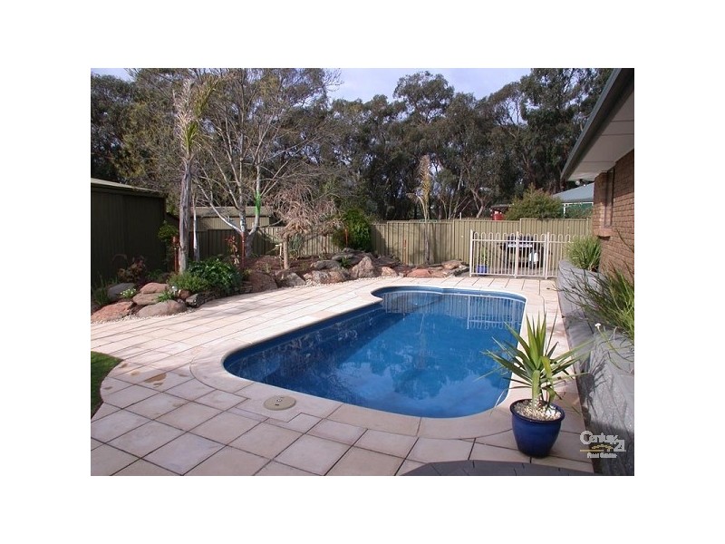 4 Bay Place, Woodcroft SA 5162