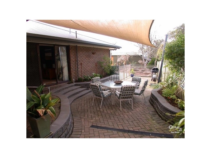 4 Bay Place, Woodcroft SA 5162