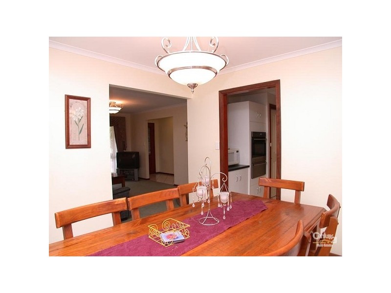 4 Bay Place, Woodcroft SA 5162