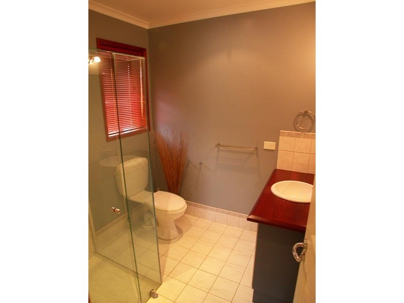 4 Bay Place, Woodcroft SA 5162