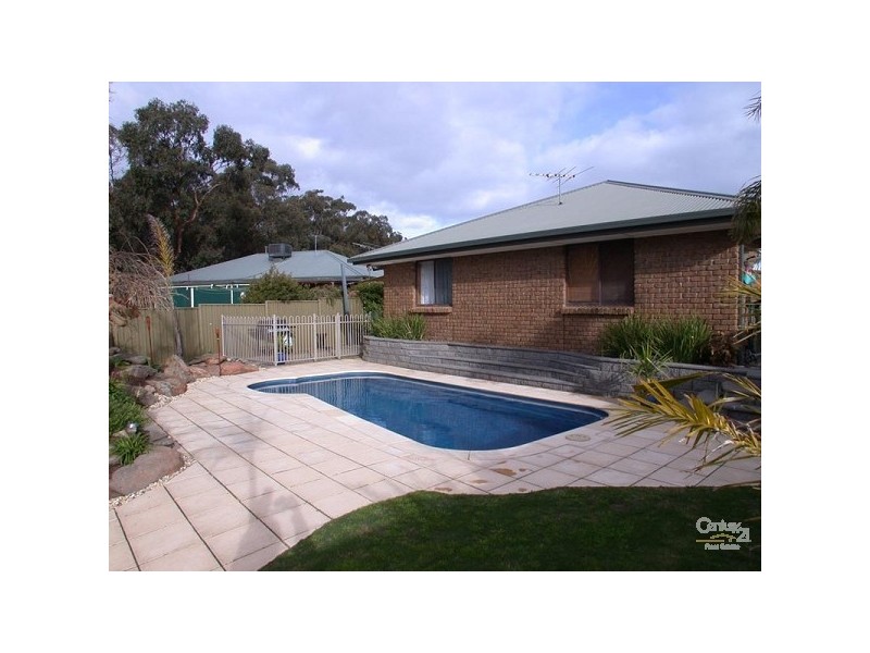 4 Bay Place, Woodcroft SA 5162