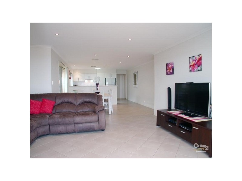 11 Brighton Drive, Seaford Rise SA 5169