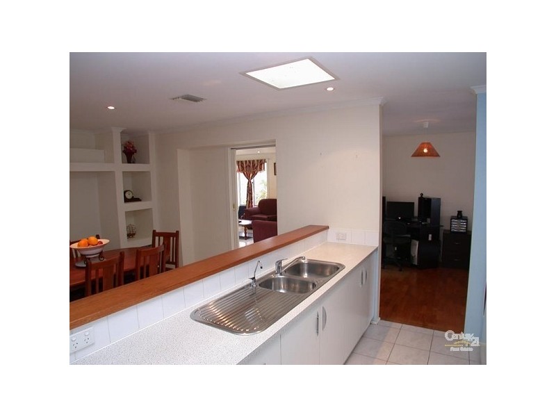 24 Brookland Valley Drive, Woodcroft SA 5162