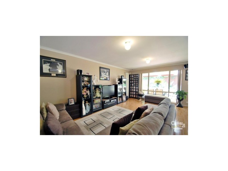 34 Riddoch Crescent, Woodcroft SA 5162