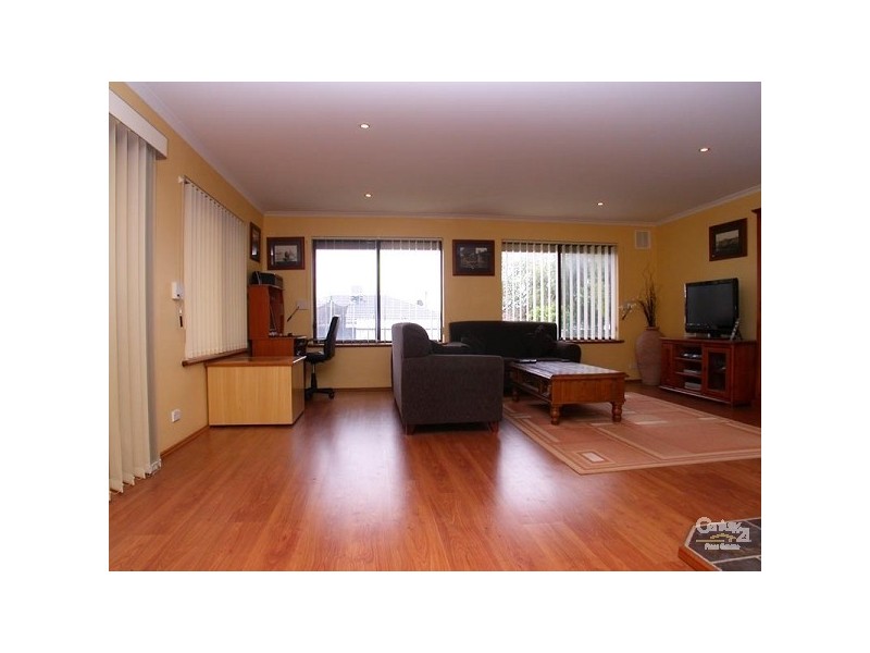 15 Banket Street, Huntfield Heights SA 5163