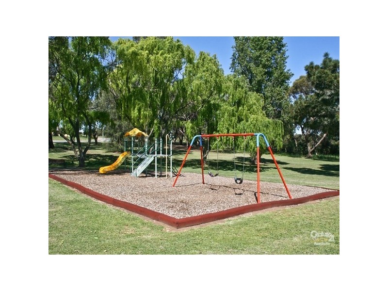 108 Brentwood Drive, Huntfield Heights SA 5163